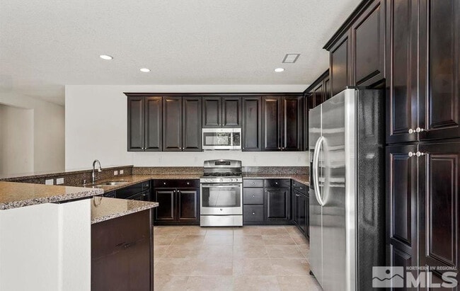 Building Photo - 10772 Ridgebrook Dr