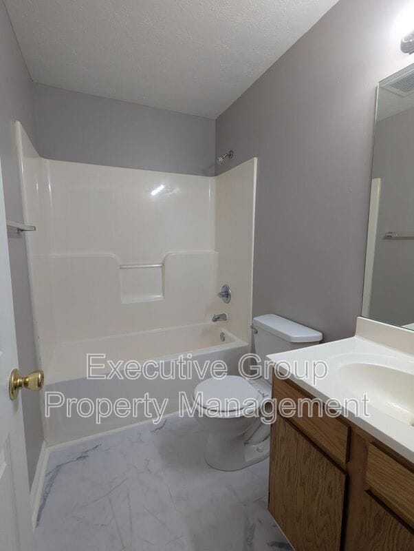 Building Photo - 103 Kenilworth Ct
