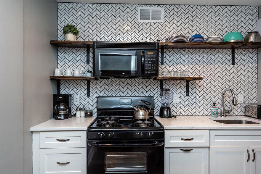 Building Photo - 215 Piedmont Ave NE