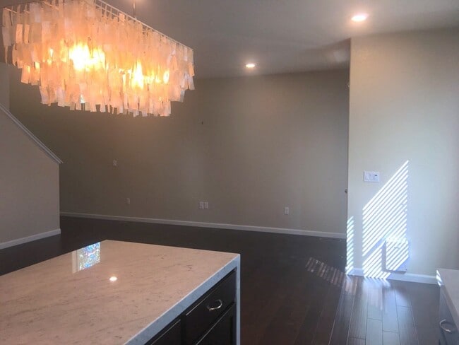 Building Photo - Gorgeous Townhouse - Built 2017 Southwest ...