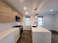 Building Photo - 3 bedroom in ASTORIA NY 11103