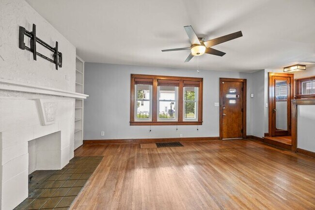 Building Photo - 1549 Meadow Rd