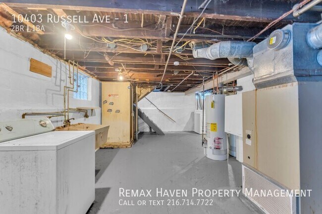 Building Photo - 10403 Russell Ave