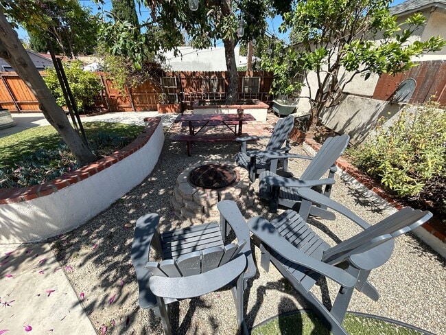 Building Photo - Truly Adorable Tudor Style 2 Bed 1 Bath Home in Anaheim!