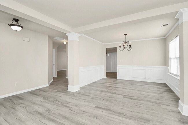 Building Photo - 10741 Mountain Springs Dr