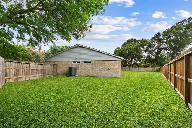Building Photo - 718 N Fork Ct