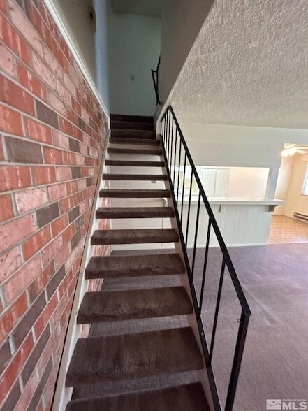 Building Photo - 5020 Catalina Dr