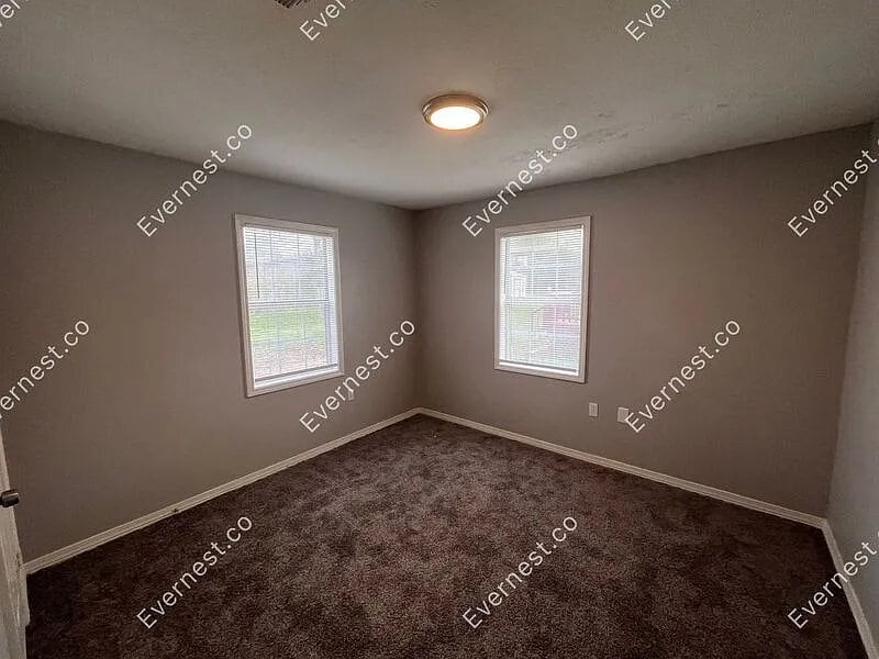 Building Photo - 320 McTyere Ave