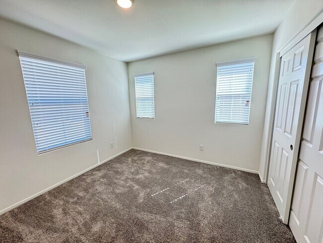 Building Photo - Newly built 5 + 3 With Solar! $4000/Month