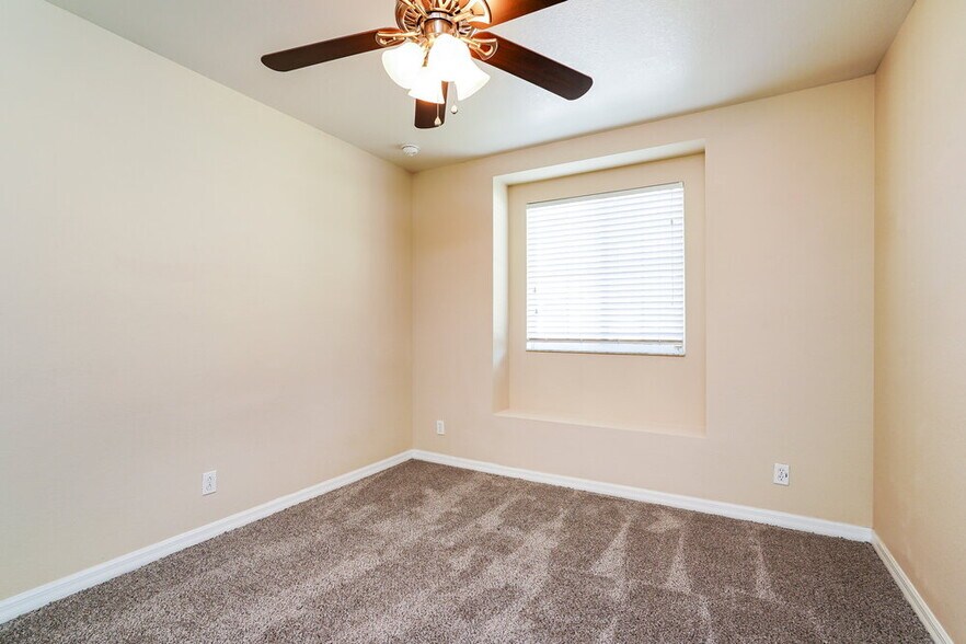 Building Photo - 15130 Piping Plover Ct