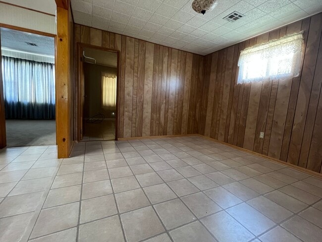 Building Photo - 606 SW 26th Pl