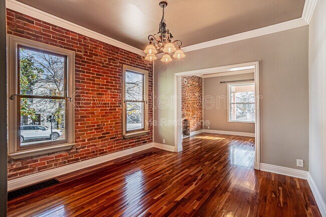 Building Photo - 2105 W 31st Ave