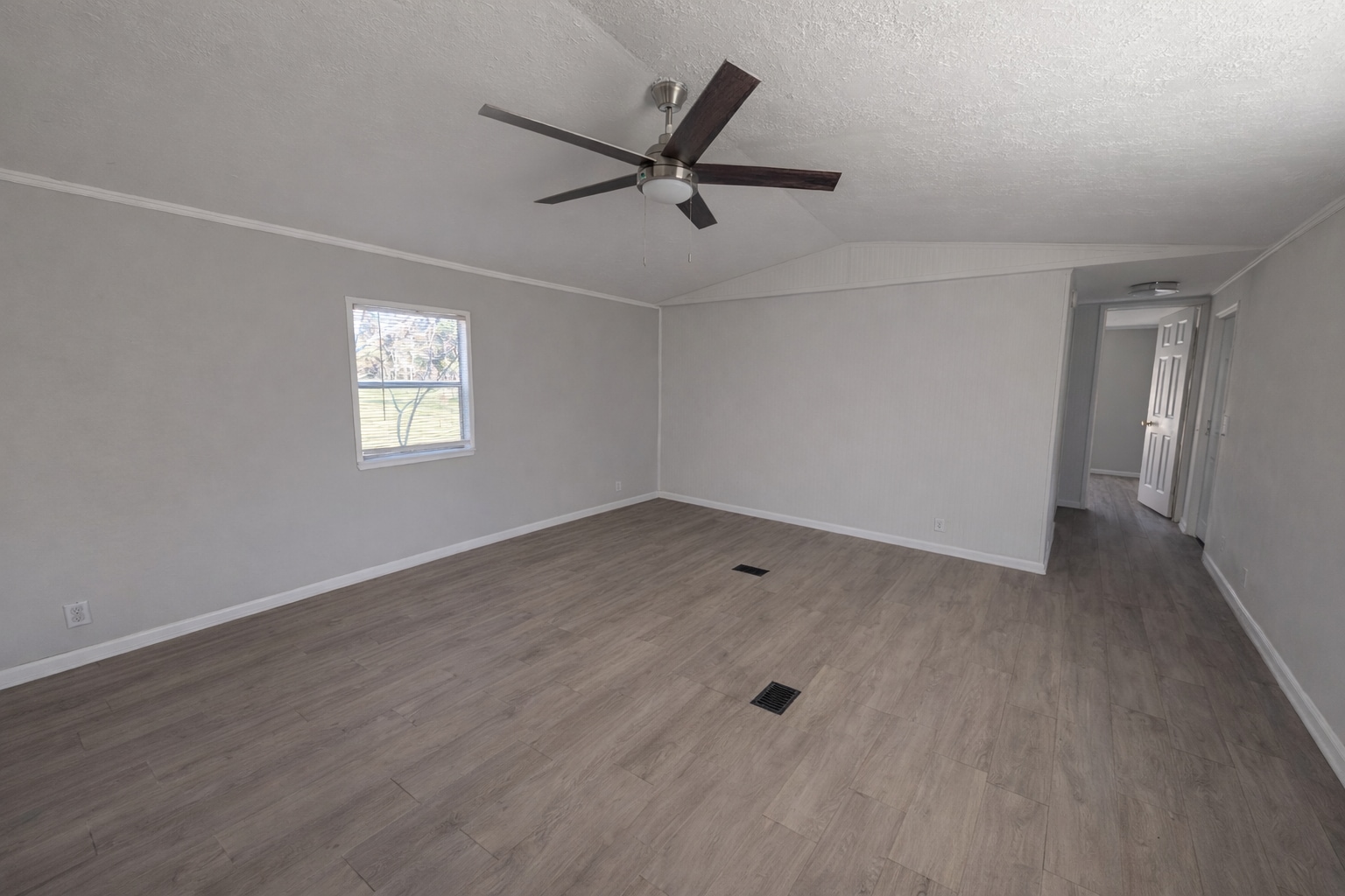 Building Photo - 5094 Red Barn Rd