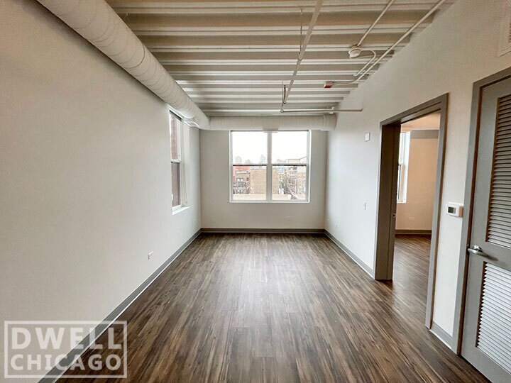 Primary Photo - 951 W Dakin St