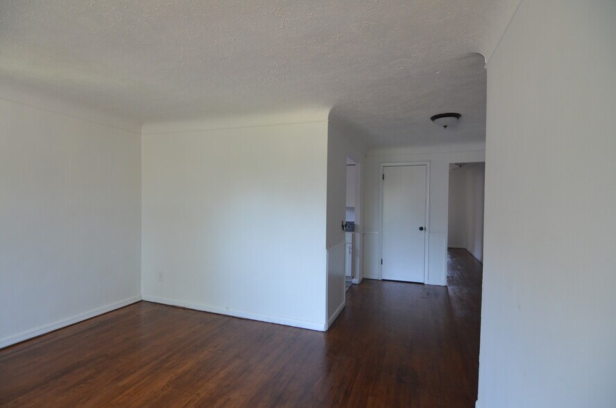 Building Photo - 7121 Delaware Ave