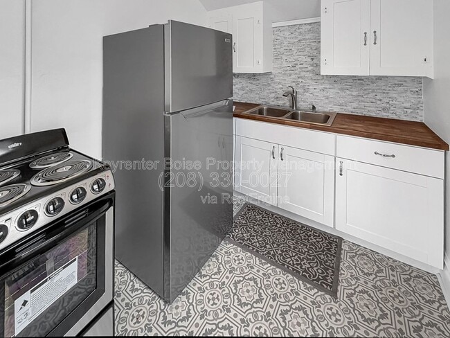 Building Photo - 1818 W Washington St