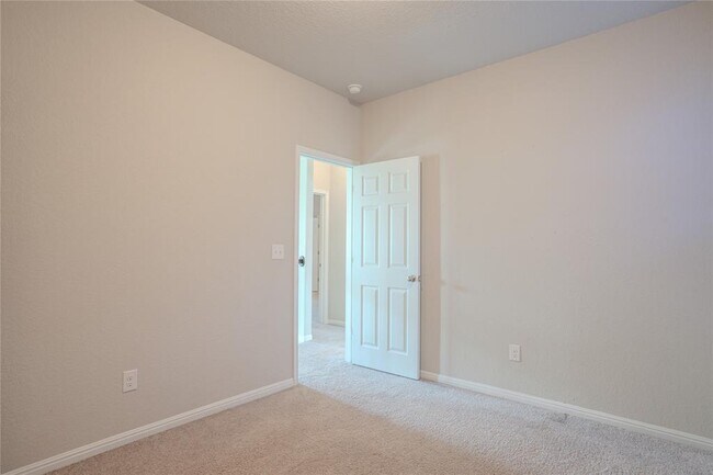 Building Photo - 120 Caney Cv