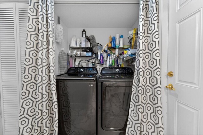 Building Photo - 3370 Turtle Cove