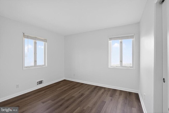 Building Photo - 5500 Ferndale St