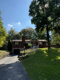 Building Photo - 3523 Susan Lewis Dr