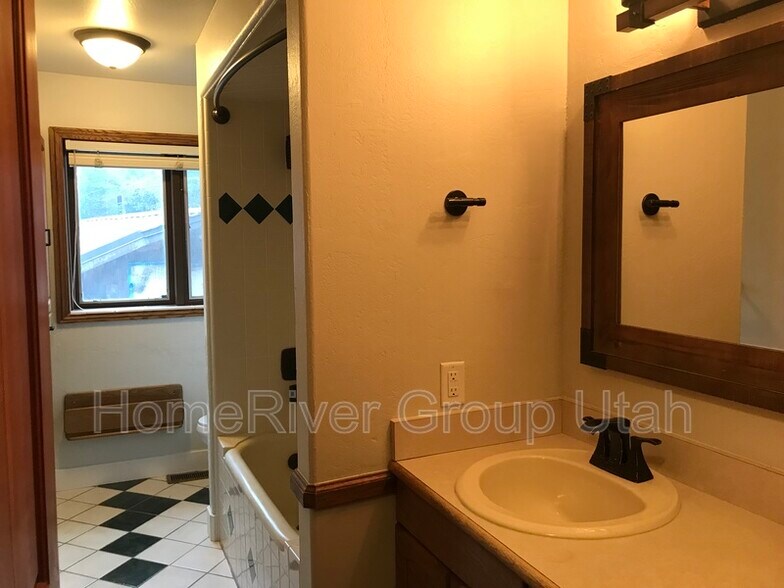 Building Photo - 3240 McNeill Cir