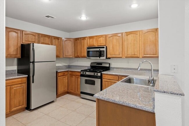 Building Photo - Open Floor Plan 3 Bd, 2.5 Bths, 2-Car Garage with Balcony