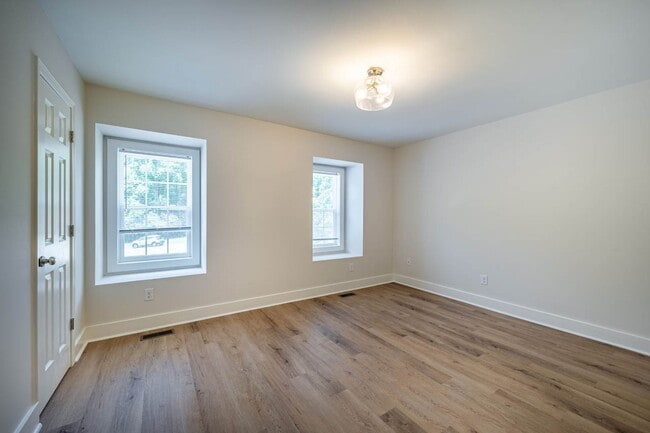 Building Photo - 105 Stowe Pl