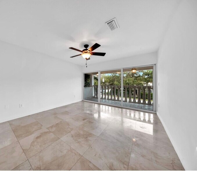 Building Photo - 4000 Alhambra Cir