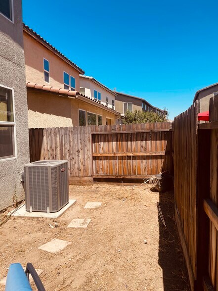 Building Photo - 6251 E Overlook Way