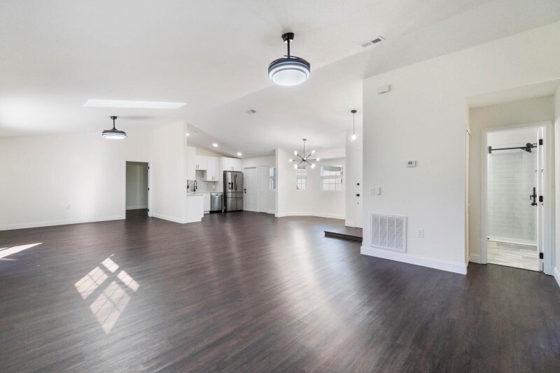 Building Photo - 827 Albi Ct