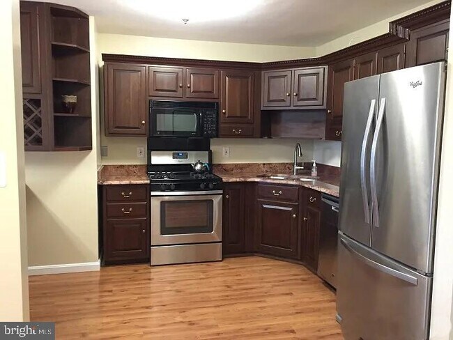 Building Photo - 5225 Pooks Hill Rd