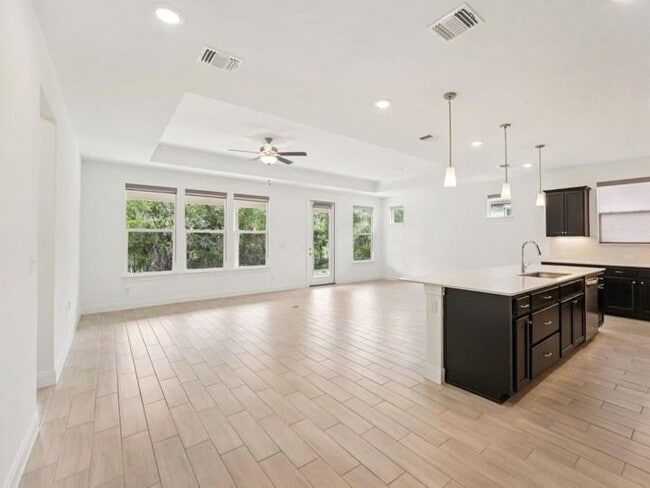 Building Photo - 312 Kitty Hawk Rd