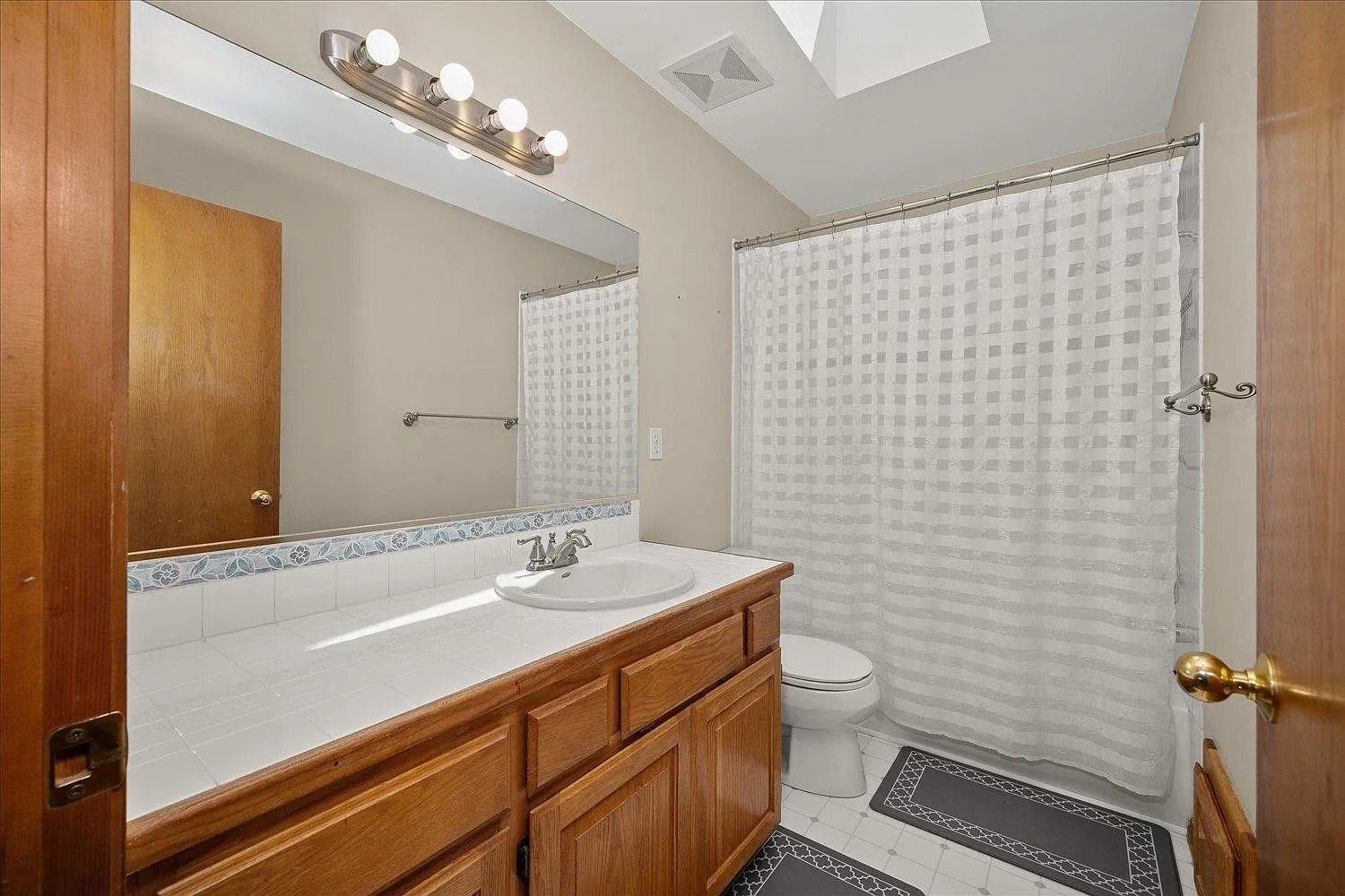 Building Photo - 3415 S Morrill Dr