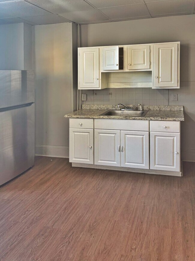 Building Photo - 1053 Lehigh St