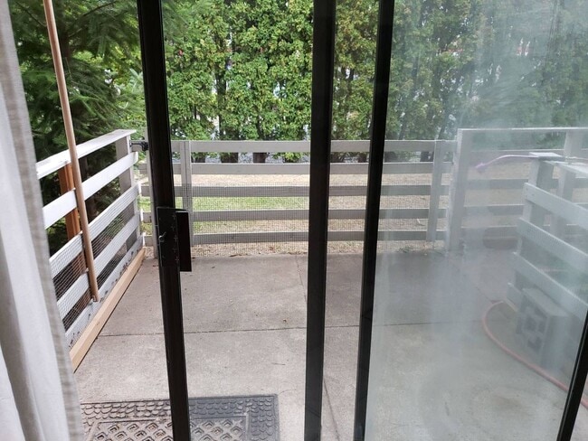 Building Photo - 2005 NE Terre View Dr