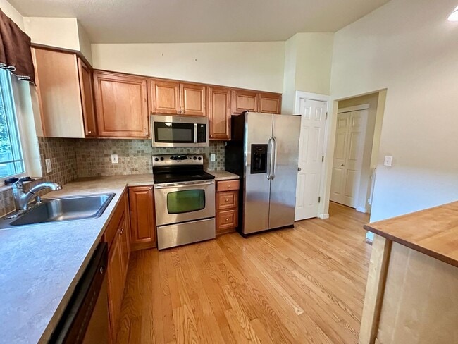 Building Photo - Kirkland Home