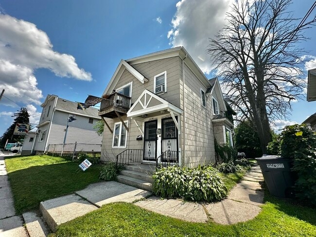 Building Photo - 1505 Union Ave