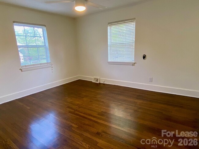 Building Photo - 1417 Cortland Rd W