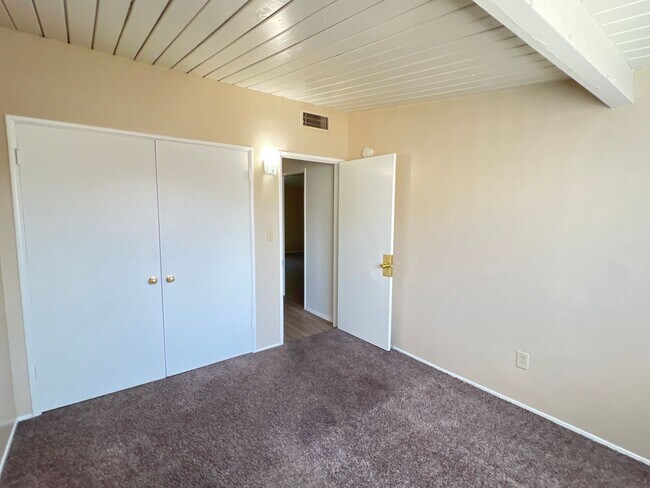 Building Photo - 6tp3110