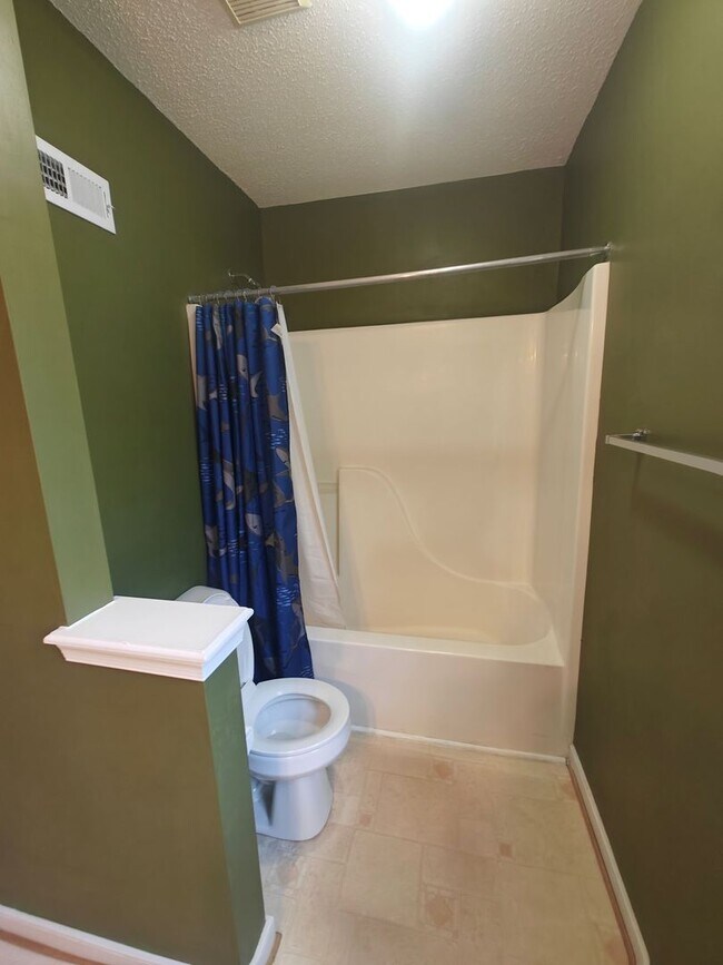 Building Photo - 2625 Piney Ridge Dr