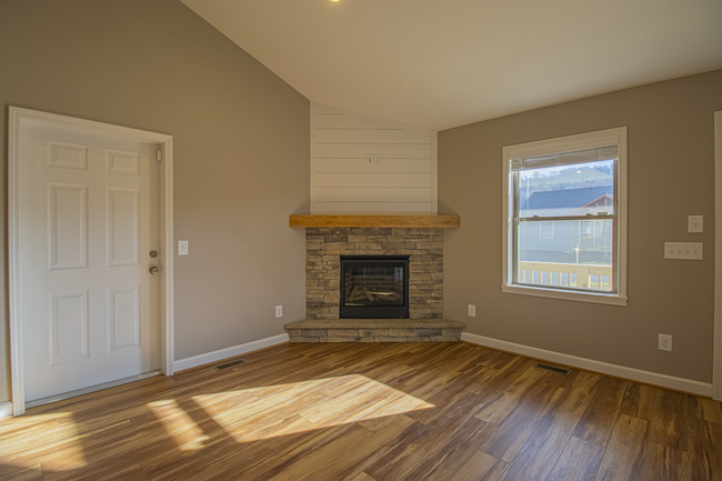 Building Photo - 218 Ava Wy