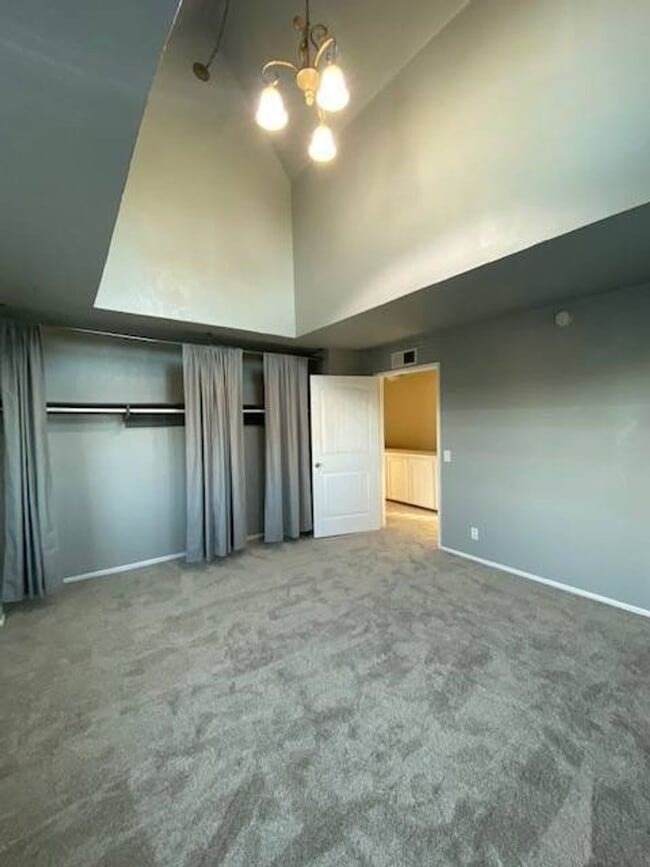 Building Photo - Spacious Townhome in Quiet Community w/ Pool