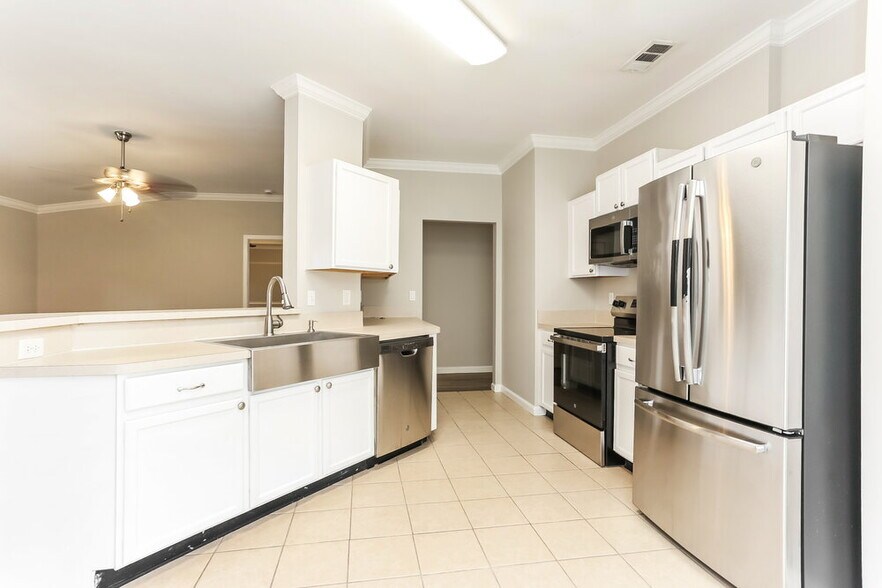 Building Photo - 7328 US Open Blvd