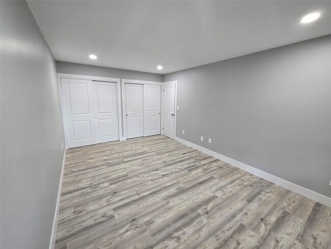 Building Photo - 548 Sierra Vista Ln