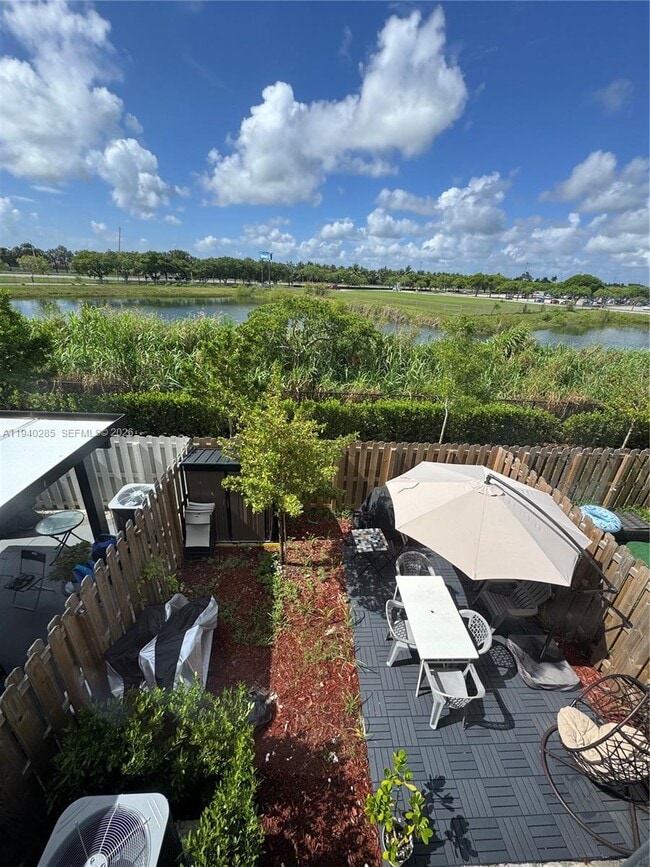 Building Photo - 466 NE 12th St