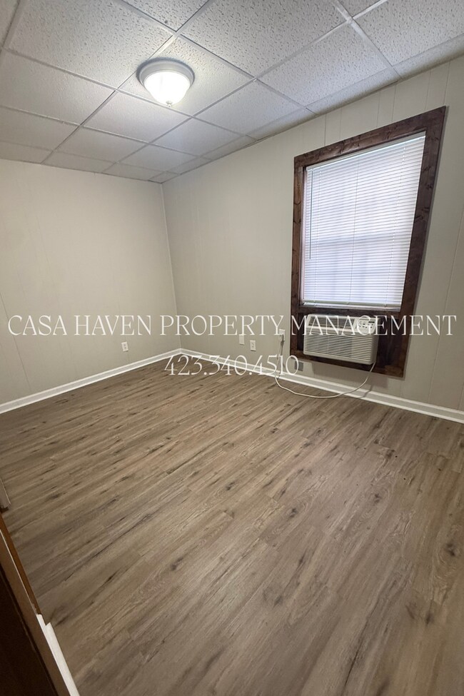 Building Photo - Modern 1 Bed 1 Bath - Pet Friendly!