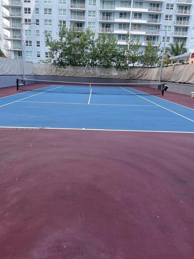 Building Photo - 1155 Brickell Bay Dr