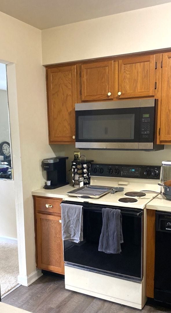 Building Photo - Amazing 2-Bedroom/2-Bathroom Condo with Parking Space in West Chester! Available mid-February!