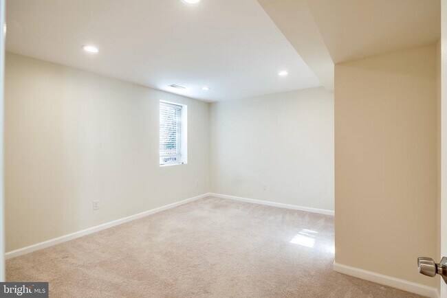 Building Photo - 1304 Longbow Rd