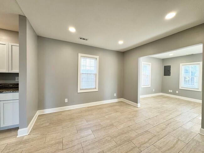 Building Photo - 353 Sherman Ave